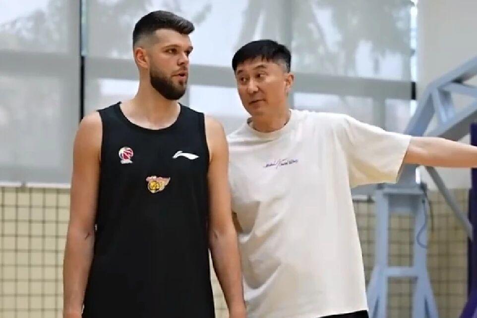开云APP下载地址-广东男篮积极备战,杜锋指导拉科塞维奇,徐杰胡明轩状态出色